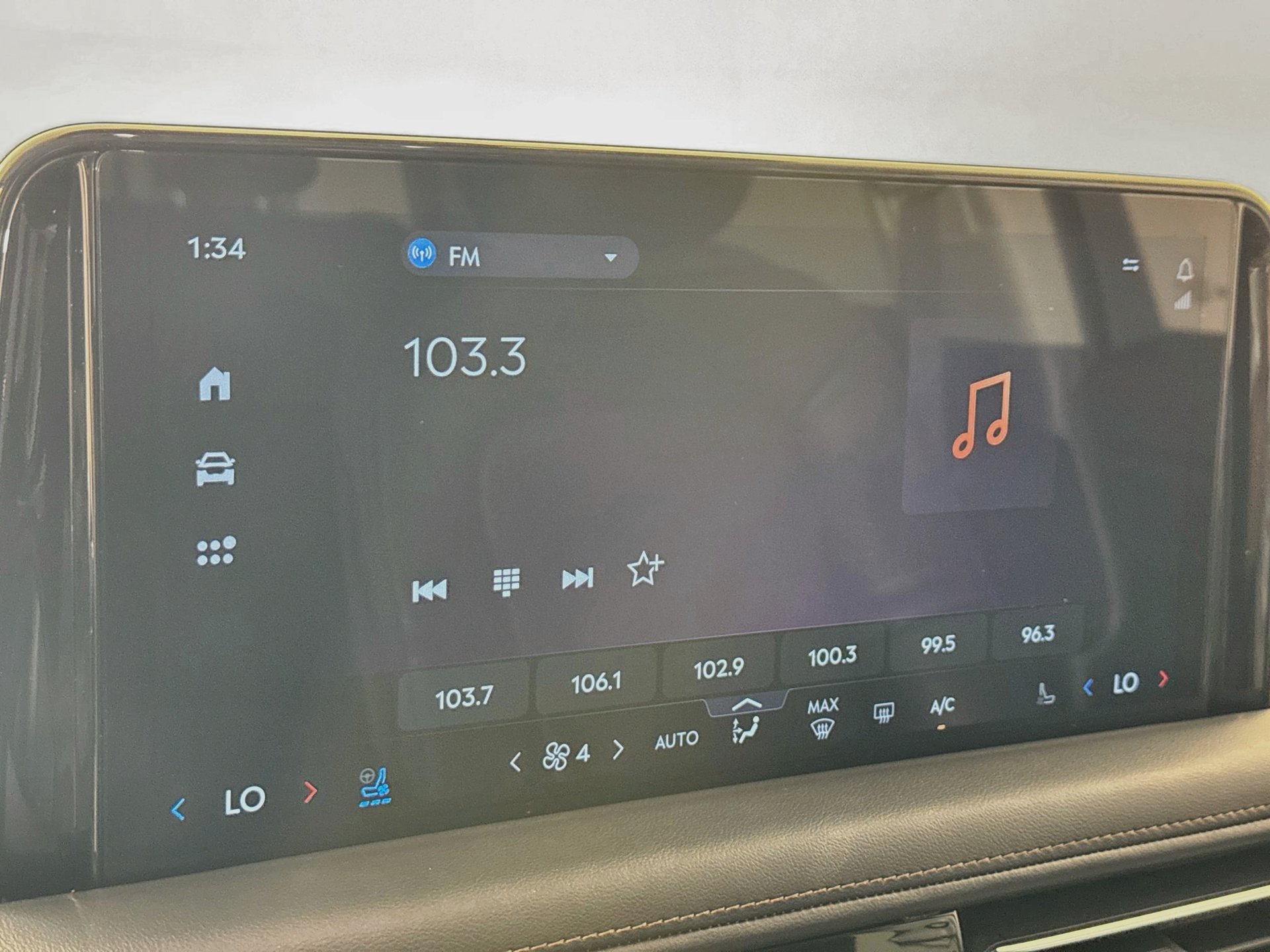 Used 2025 Lincoln Aviator AWD w/ Jet Appearance Package image 16