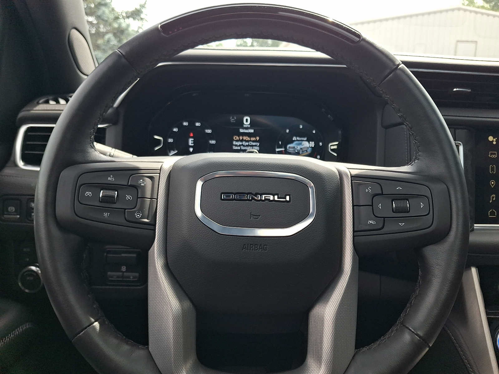 Used 2024 GMC Yukon Denali w/ Advanced Technology Package AWD/4WD image 20