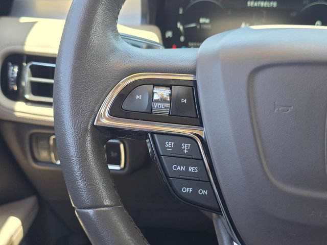 Used 2022 Lincoln Nautilus FWD w/ Premium Package image 31