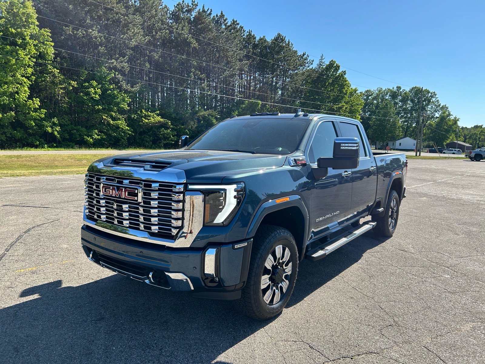 New 2026 GMC Sierra 2500 Denali w/ Denali Reserve Package AWD/4WD image 1