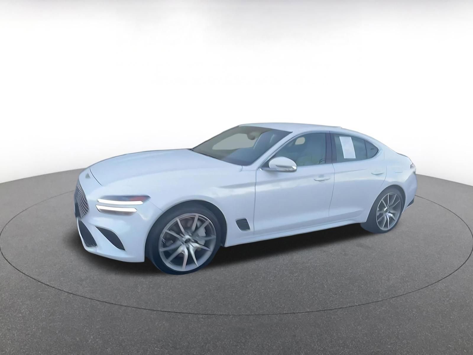 Used 2025 Genesis G70 2.5T image 8