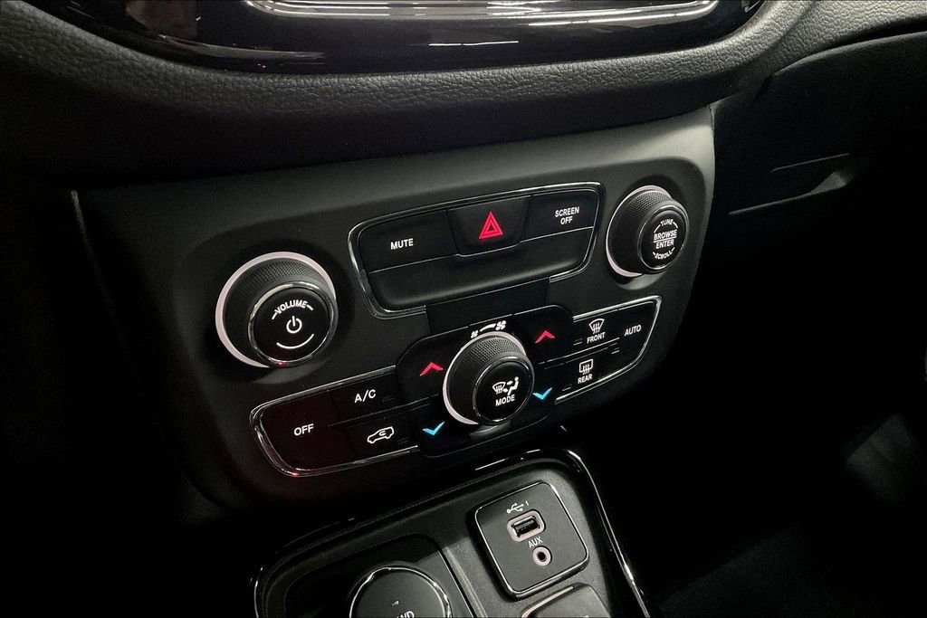 Used 2020 Jeep Compass Limited image 17