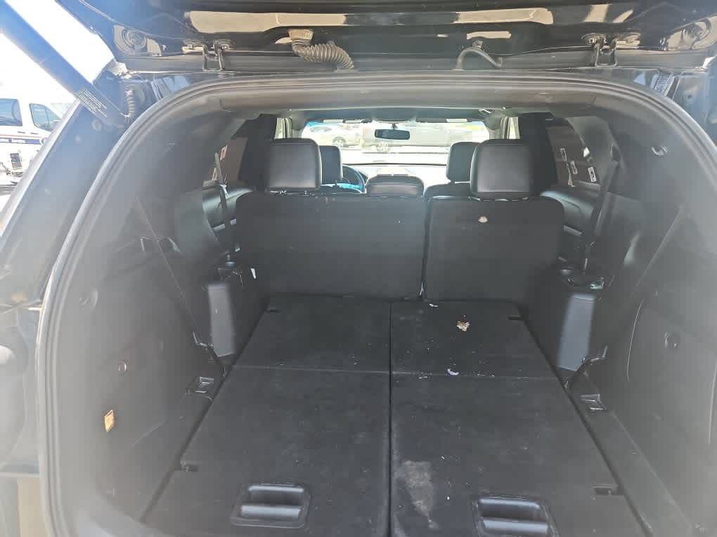 Certified 2018 Ford Explorer XLT w/ Equipment Group 202A FWD image 9