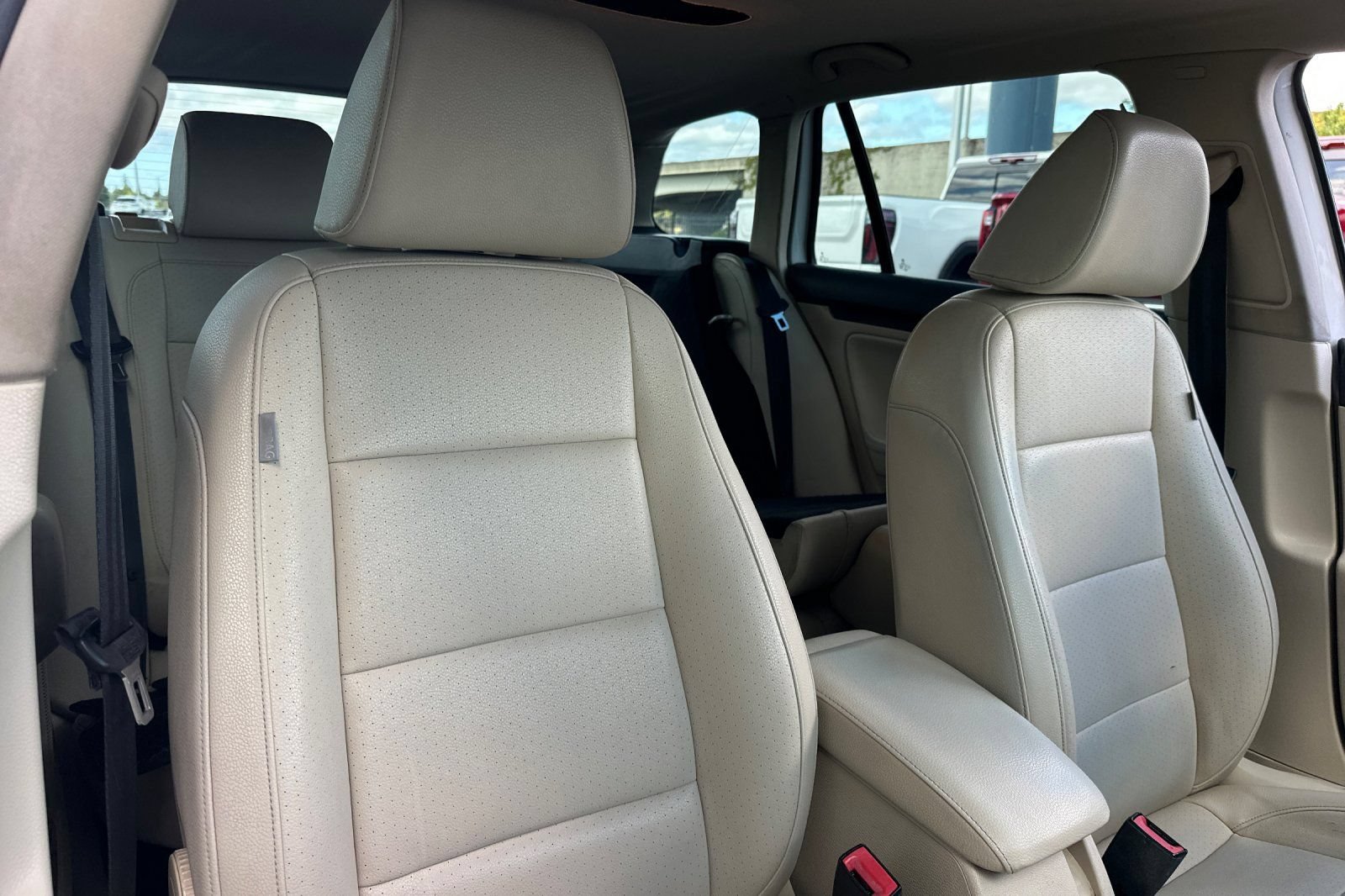 Used 2011 Volkswagen Jetta TDI FWD image 16