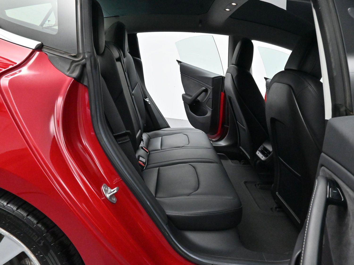 Used 2018 Tesla Model 3 Long Range image 28