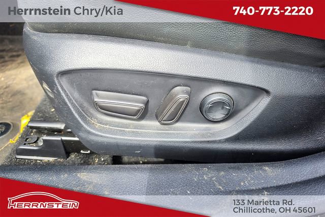 Used 2022 Toyota Camry XSE image 16