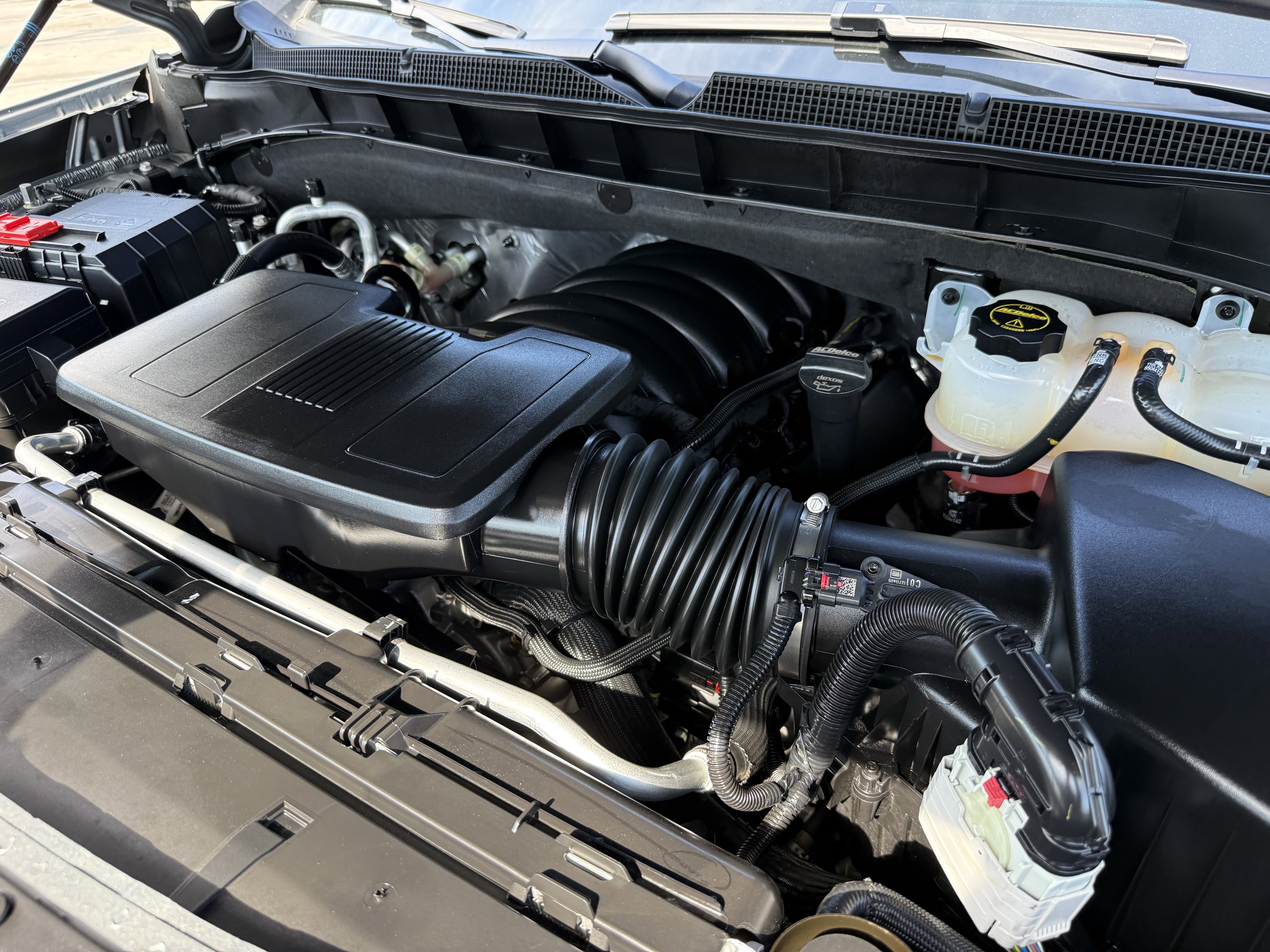 Used 2025 Chevrolet Suburban Premier image 33