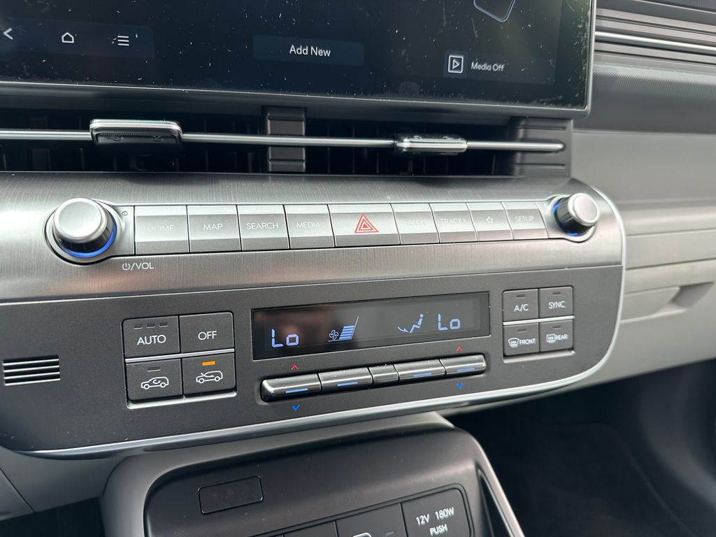 Used 2024 Hyundai Kona Limited AWD/4WD image 26