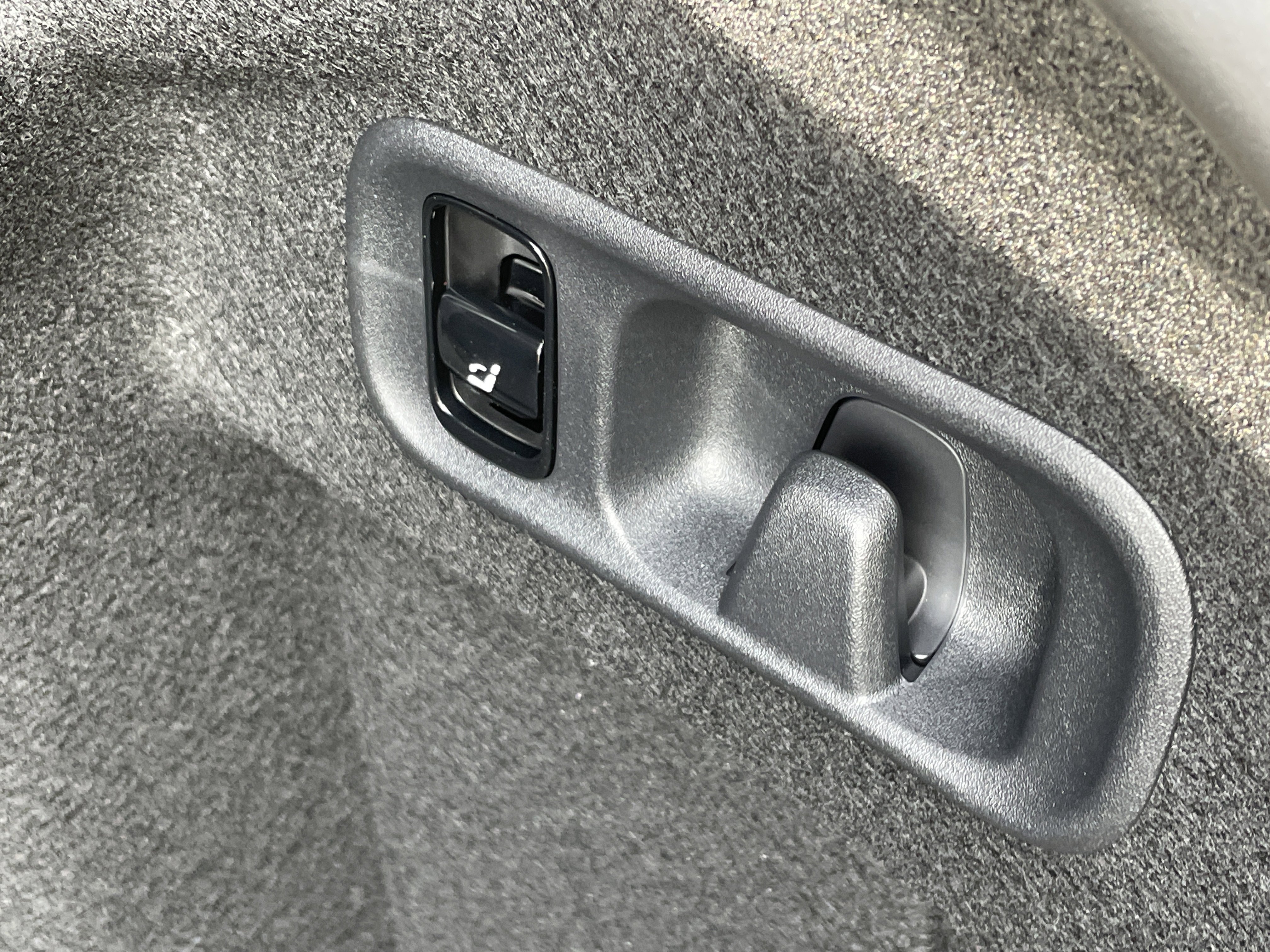 New 2026 Mercedes-Benz C 300 4MATIC Sedan image 11