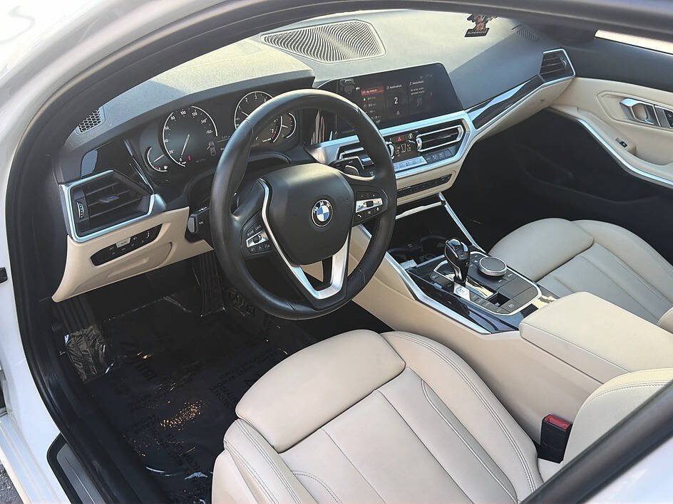 Used 2019 BMW 330i Sedan RWD image 4