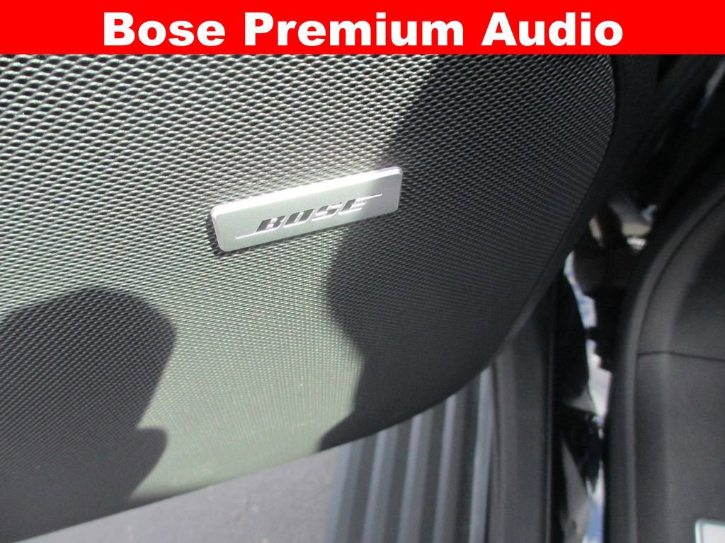 Used 2025 Chevrolet Suburban High Country AWD/4WD image 21