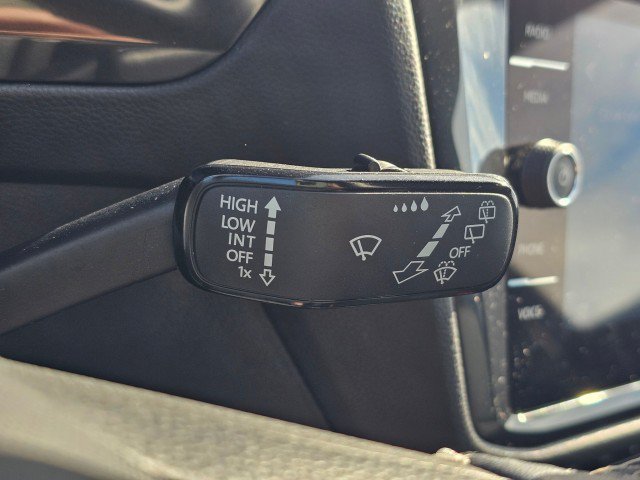 Used 2024 Volkswagen Tiguan SE w/ Panoramic Sunroof Package AWD/4WD image 40
