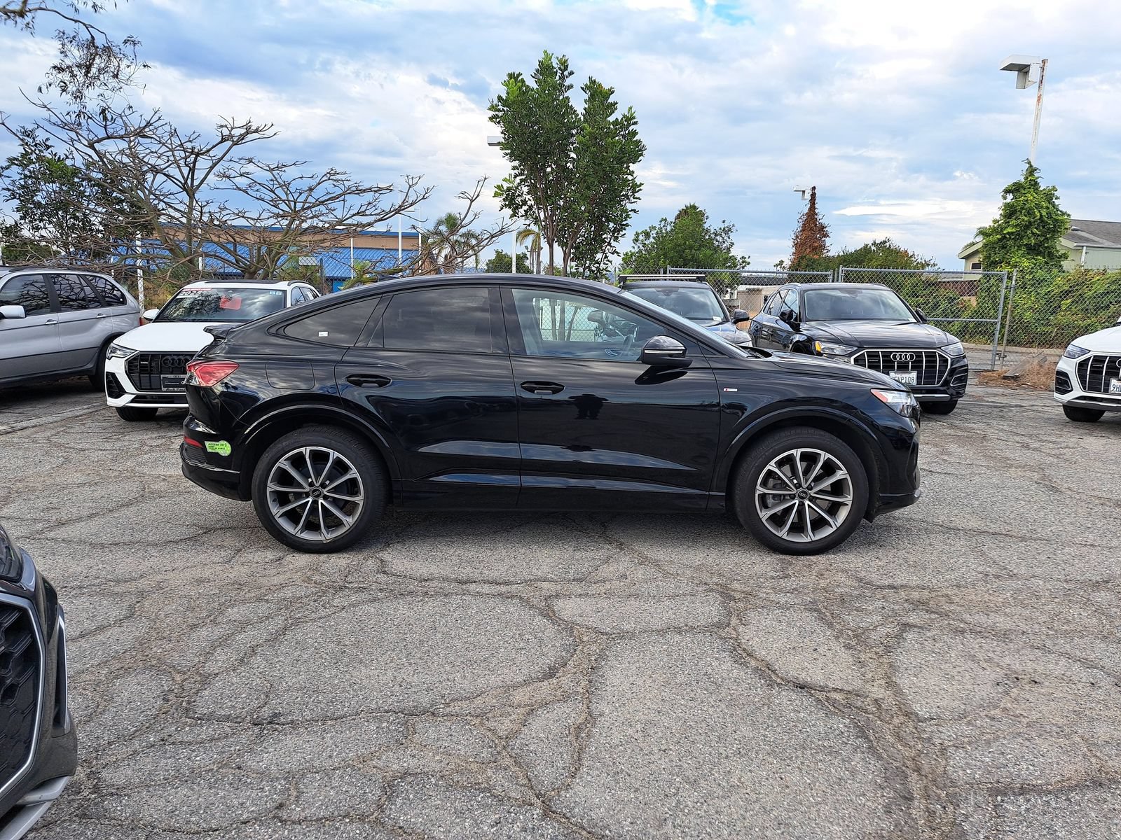 Used 2022 Audi Q4 e-tron Premium Plus AWD/4WD image 4