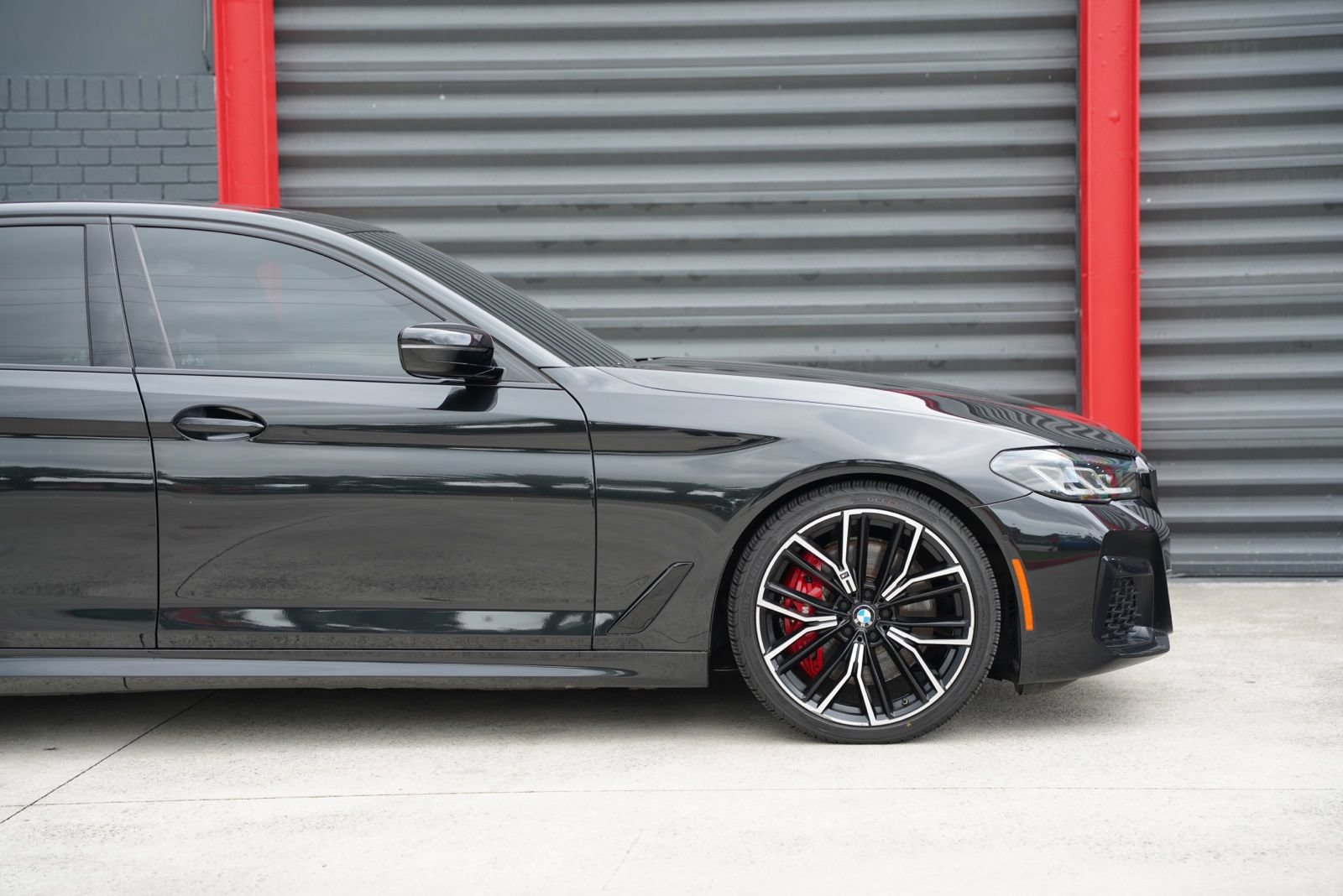 Used 2021 BMW M550i xDrive w/ Executive Package AWD/4WD image 6