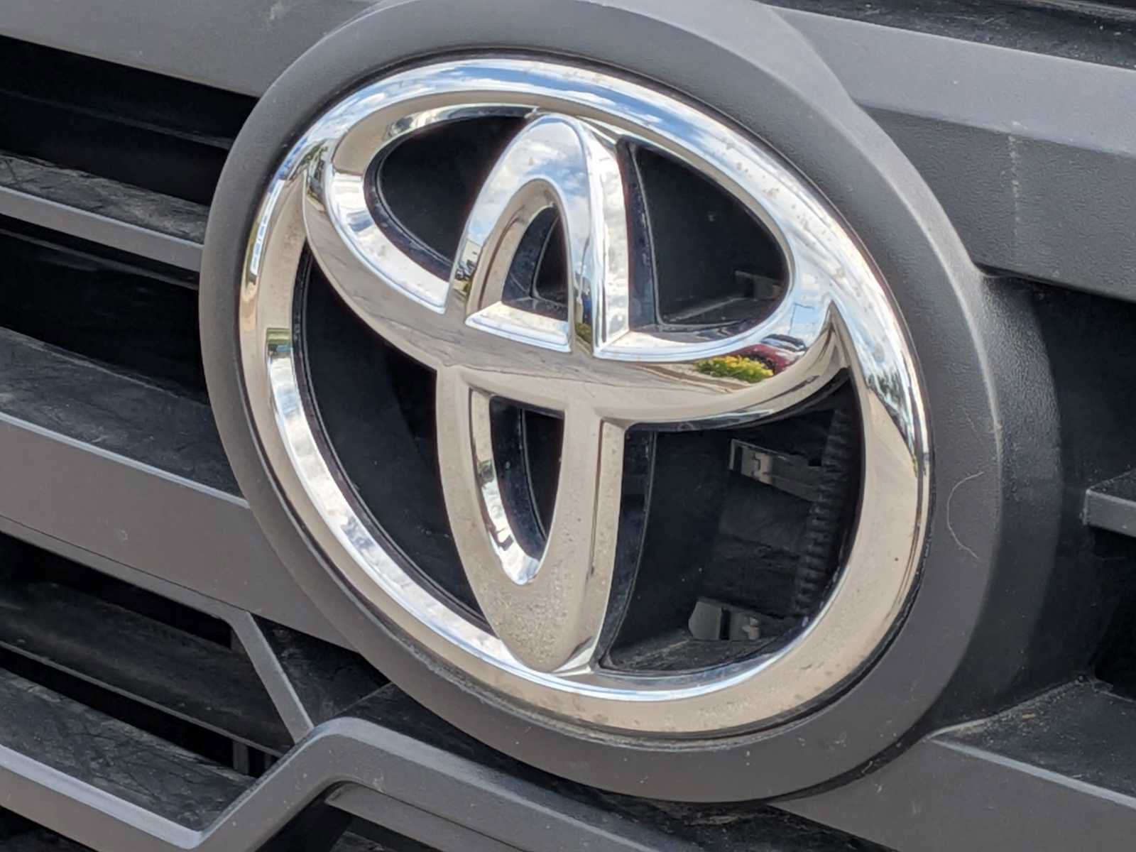 Used 2023 Toyota Tundra Limited w/ TRD Off-Road Package AWD/4WD image 12