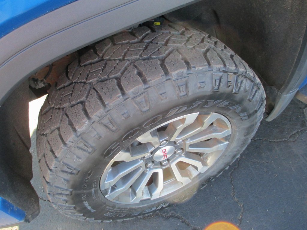 Used 2022 GMC Sierra 1500 AT4 w/ AT4 Premium Package image 12