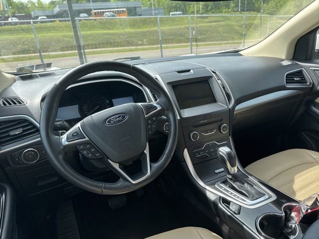 Used 2017 Ford Edge SEL w/ Equipment Group 201A AWD/4WD image 12