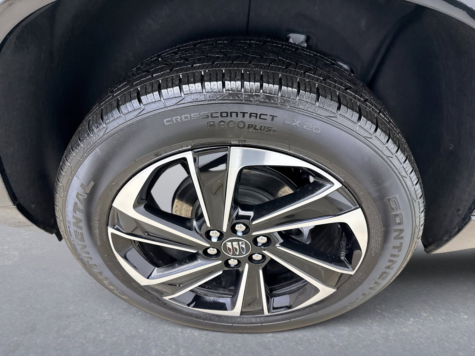 Used 2025 Buick Enclave Sport Touring image 22