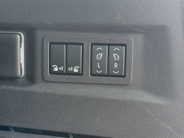 Used 2023 Chevrolet Tahoe Premier AWD/4WD image 13