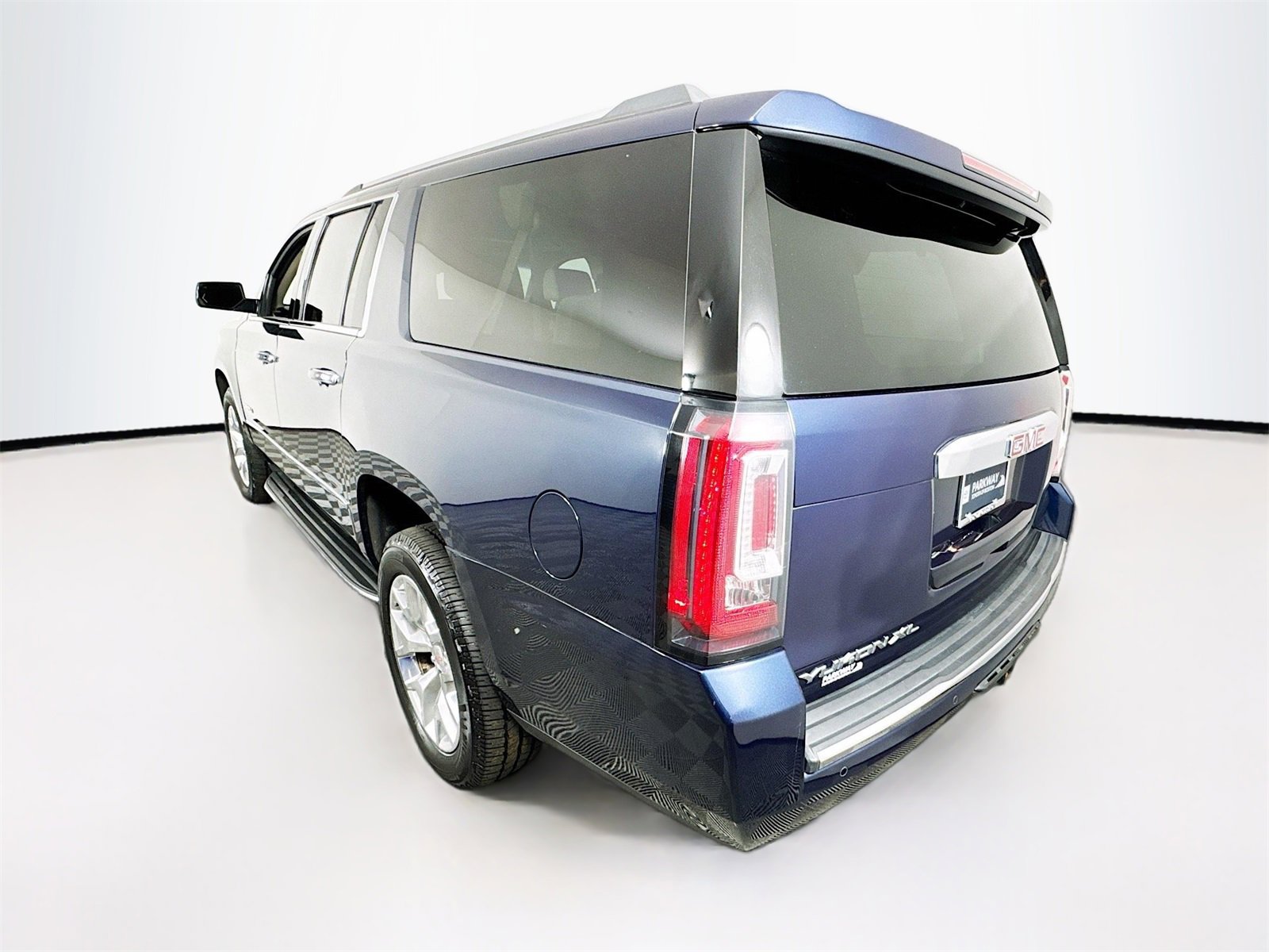 Used 2017 GMC Yukon XL Denali w/ Open Road Package image 5