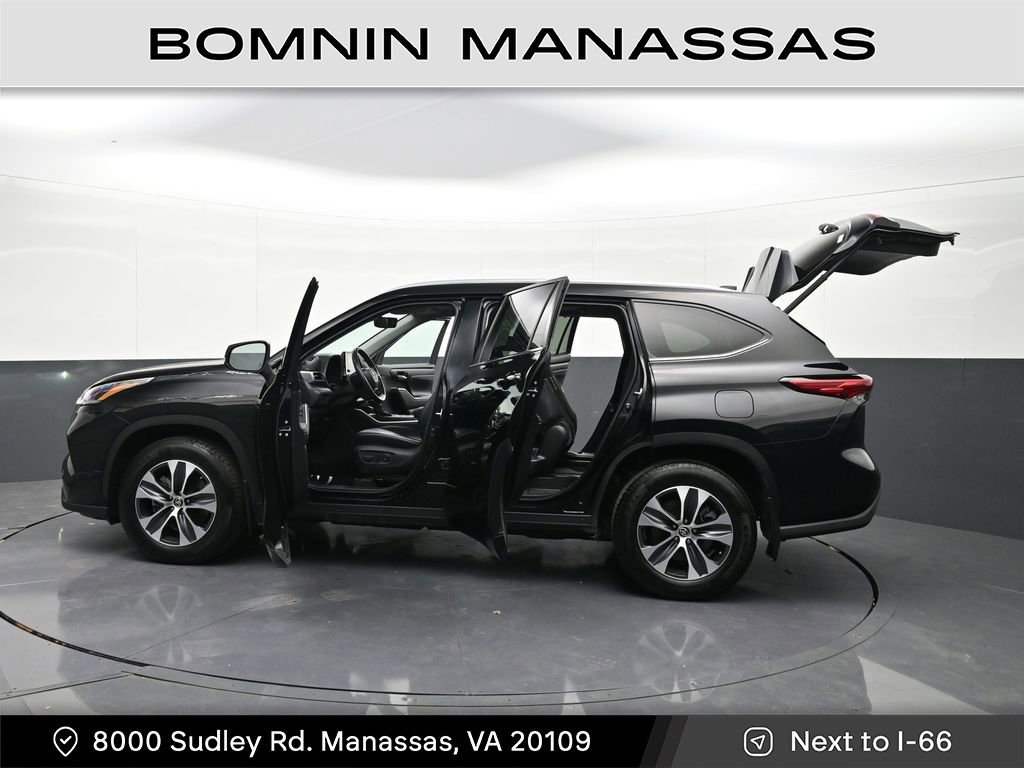 Used 2021 Toyota Highlander XLE image 42