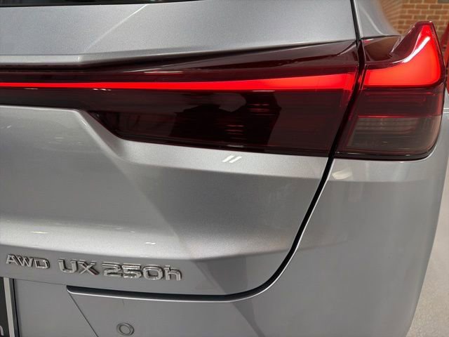 Used 2023 Lexus UX 250h AWD w/ Accessory Package (Z2) image 35