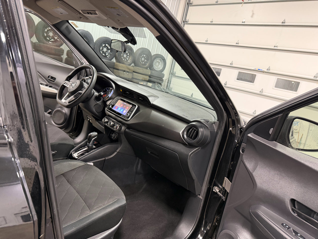 Used 2020 Nissan Kicks S image 19