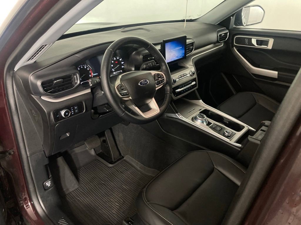 Used 2022 Ford Explorer XLT w/ Equipment Group 202A image 13