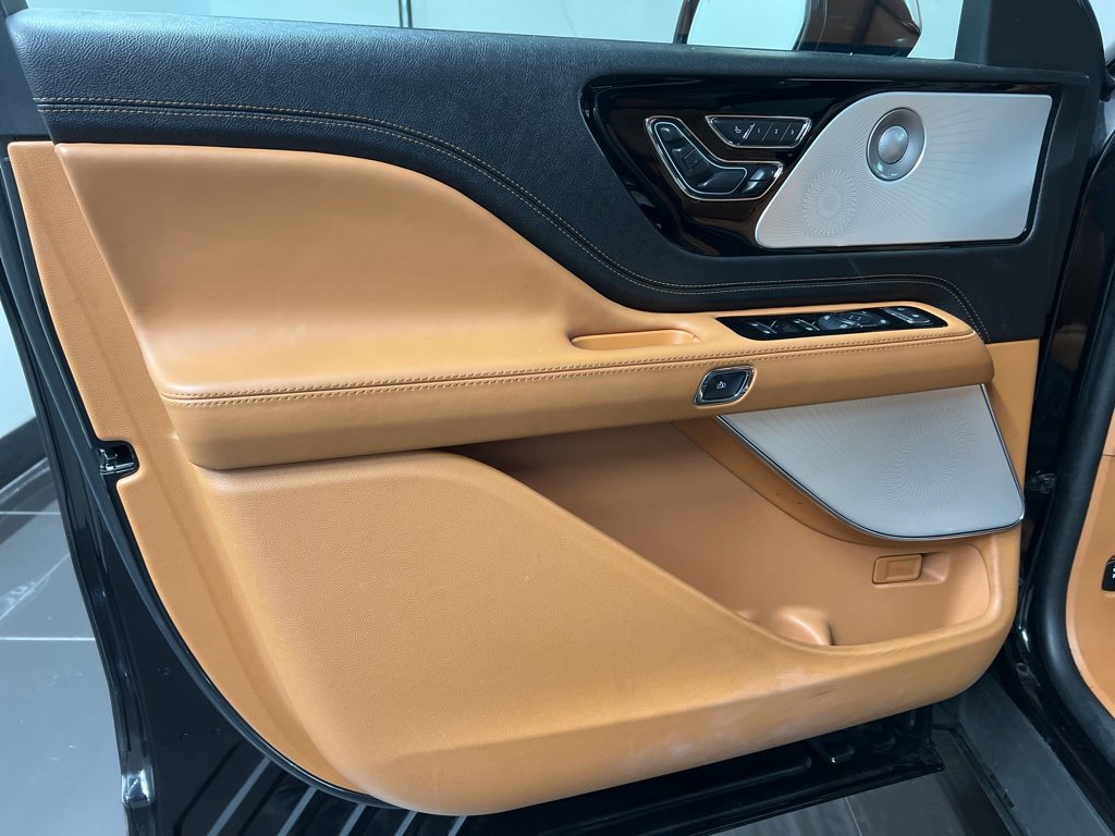 Certified 2023 Lincoln Aviator Black Label w/ Jet Package image 29