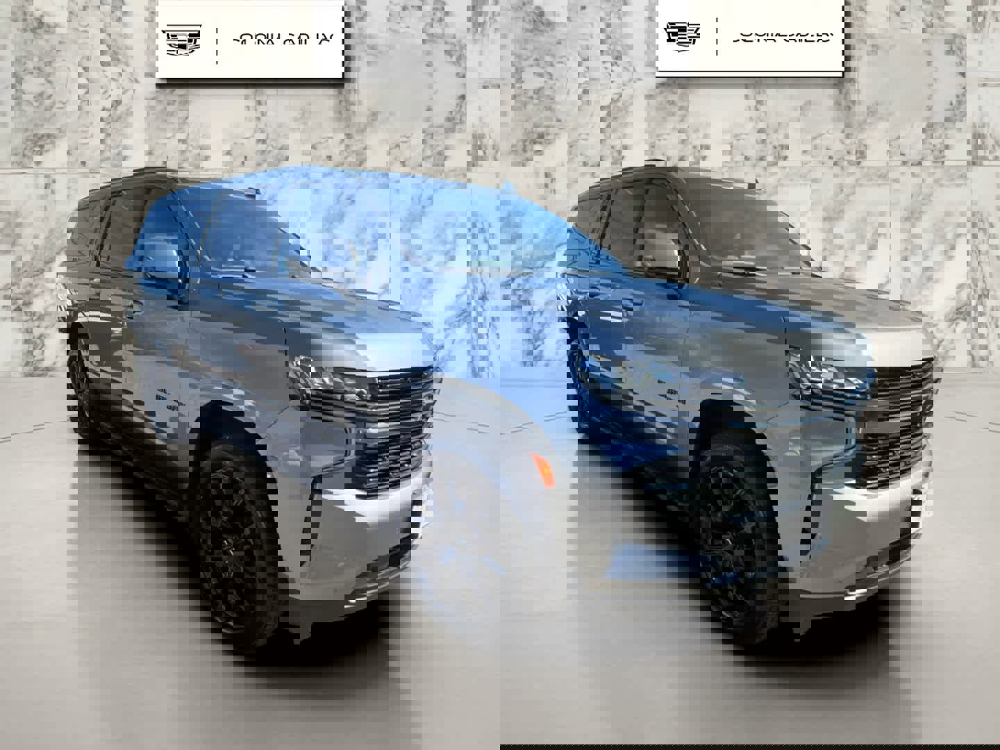 Used 2022 Chevrolet Suburban RST w/ Luxury Package image 4