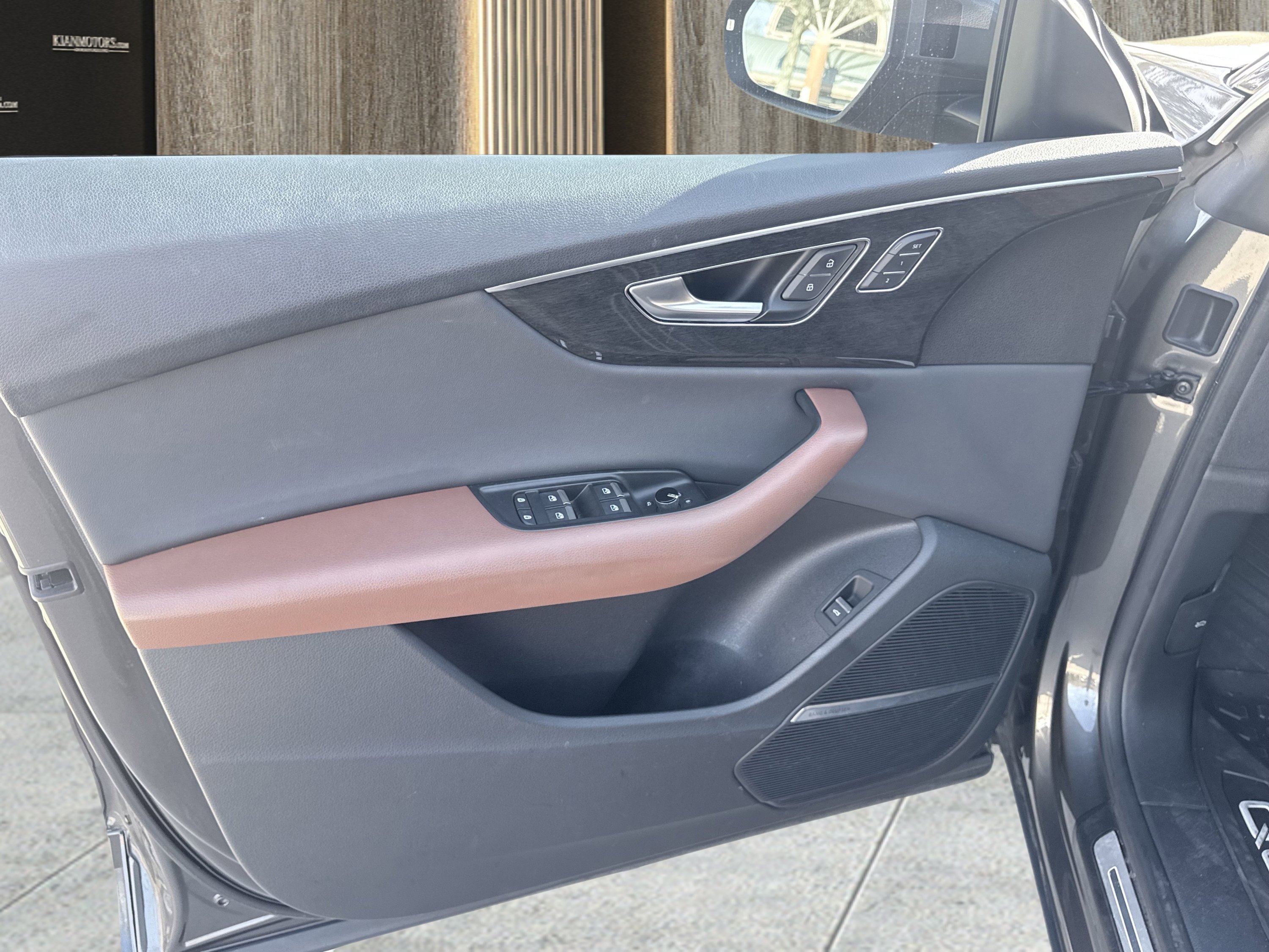 Used 2019 Audi Q8 Premium Plus w/ Premium Plus image 23