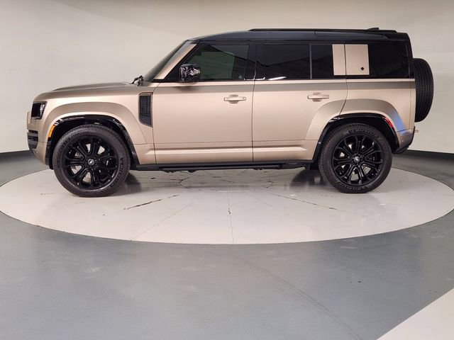 Used 2025 Land Rover Defender 110 image 5