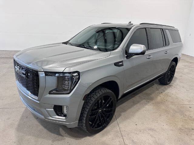 Used 2023 GMC Yukon XL Denali w/ Denali Reserve Package AWD/4WD image 2