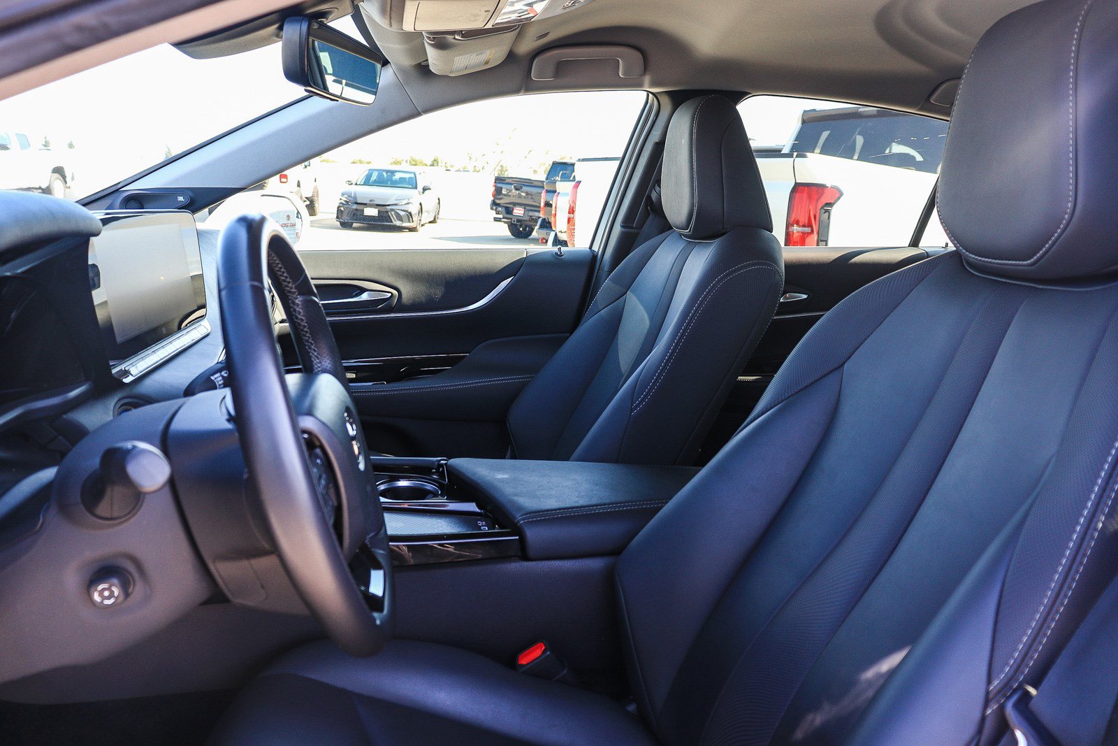 Used 2022 Toyota Mirai w/ Advanced Technology Package RWD image 19