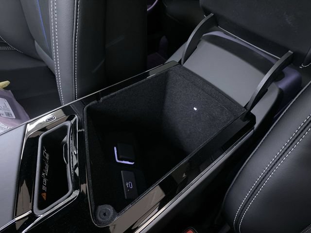 New 2025 Cadillac Lyriq Sport AWD/4WD image 25