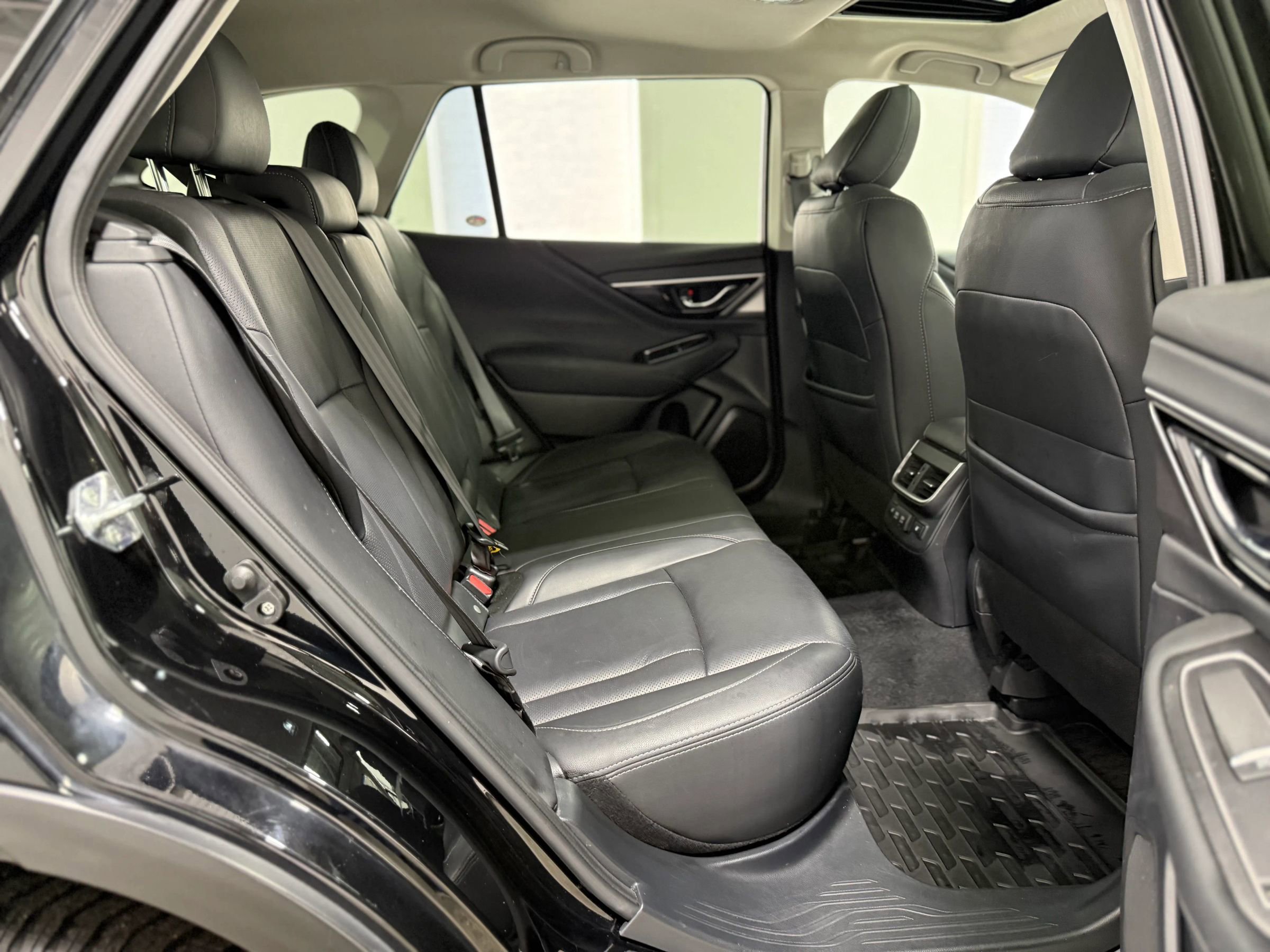 Used 2022 Subaru Outback Limited XT image 31