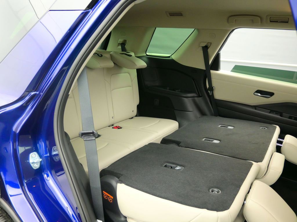 New 2026 Nissan Pathfinder SL image 11