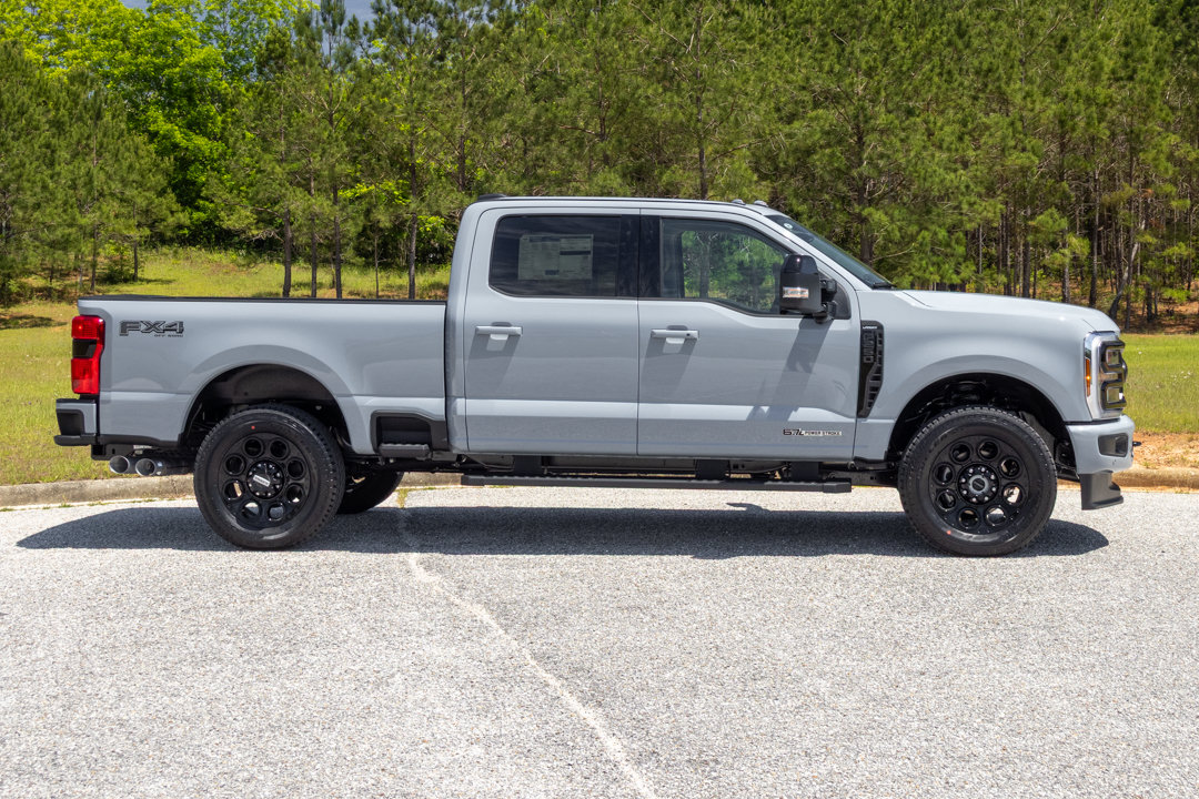 New 2026 Ford F250 Lariat w/ Black Appearance Package AWD/4WD image 7