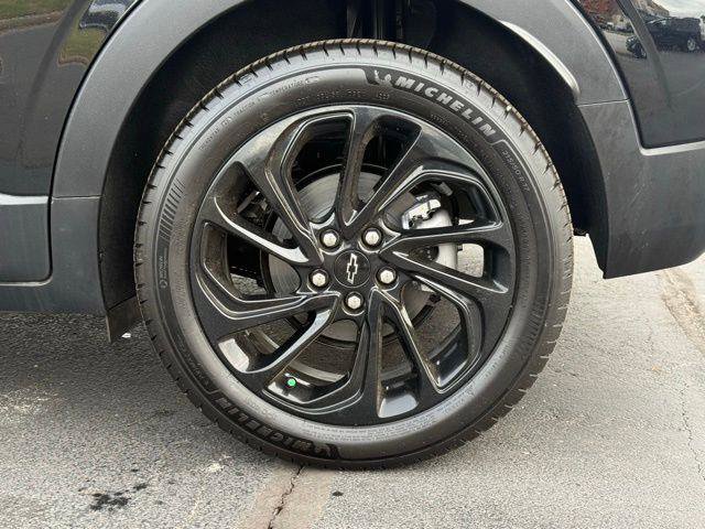 New 2027 Chevrolet Bolt RS FWD image 13