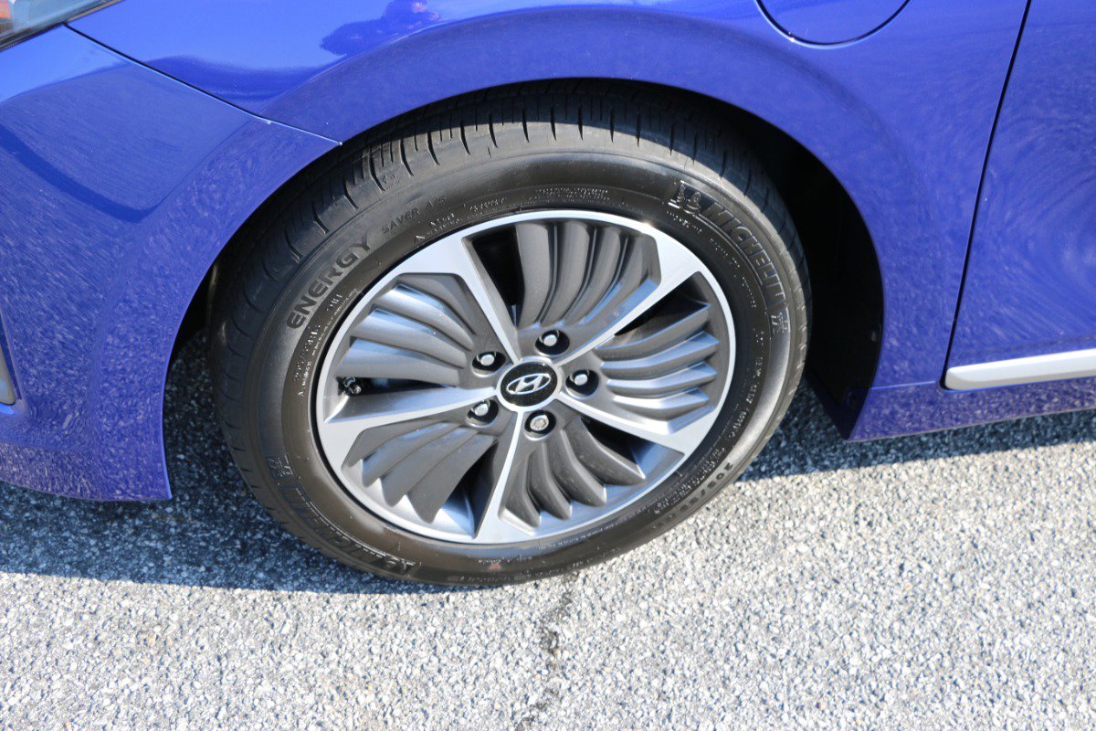 Used 2021 Hyundai Ioniq SE FWD image 14