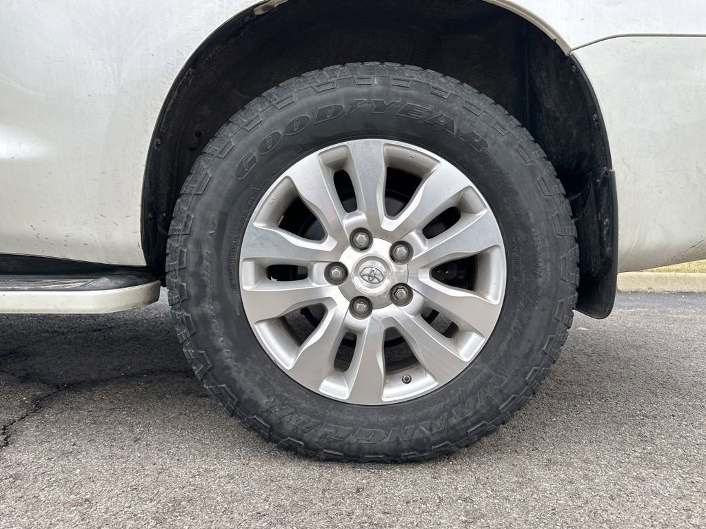 Used 2014 Toyota Sequoia Platinum image 4