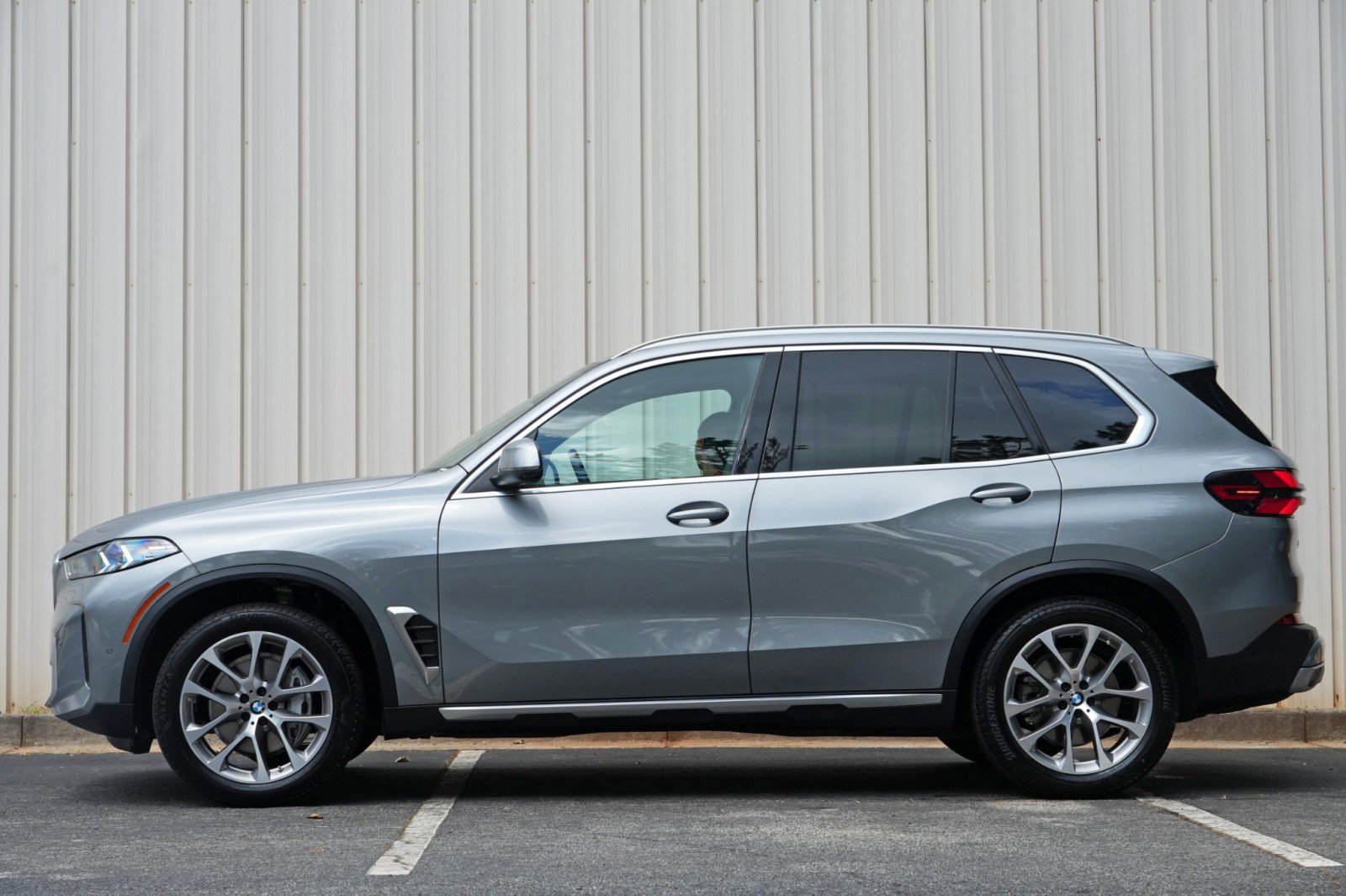 Used 2024 BMW X5 sDrive40i w/ Premium Package RWD image 9