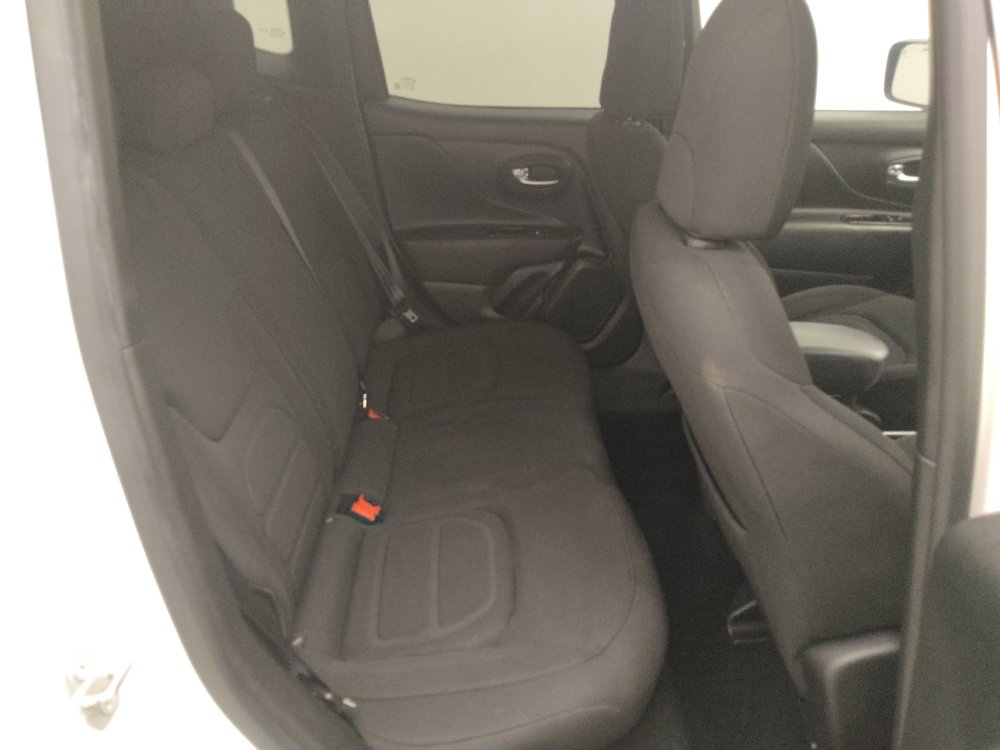 Used 2022 Jeep Renegade Latitude AWD/4WD image 19