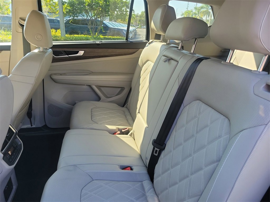 Used 2024 Volkswagen Atlas SEL Premium R-Line image 13