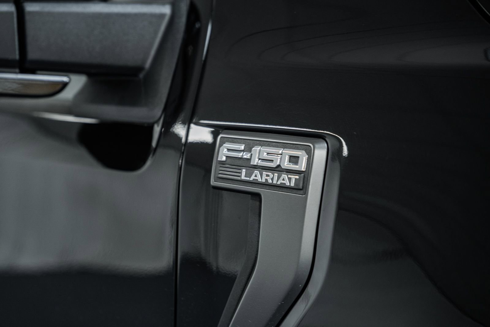 Certified 2023 Ford F150 Lariat w/ Equipment Group 502A High image 19