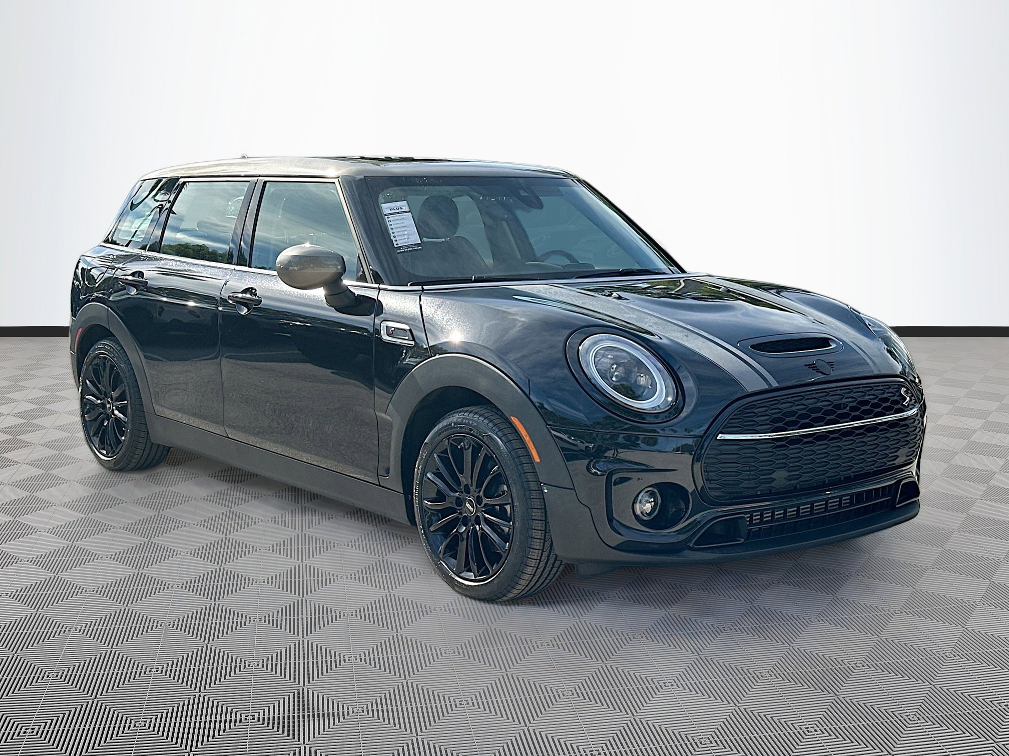 Used 2024 MINI Cooper Clubman S image 1