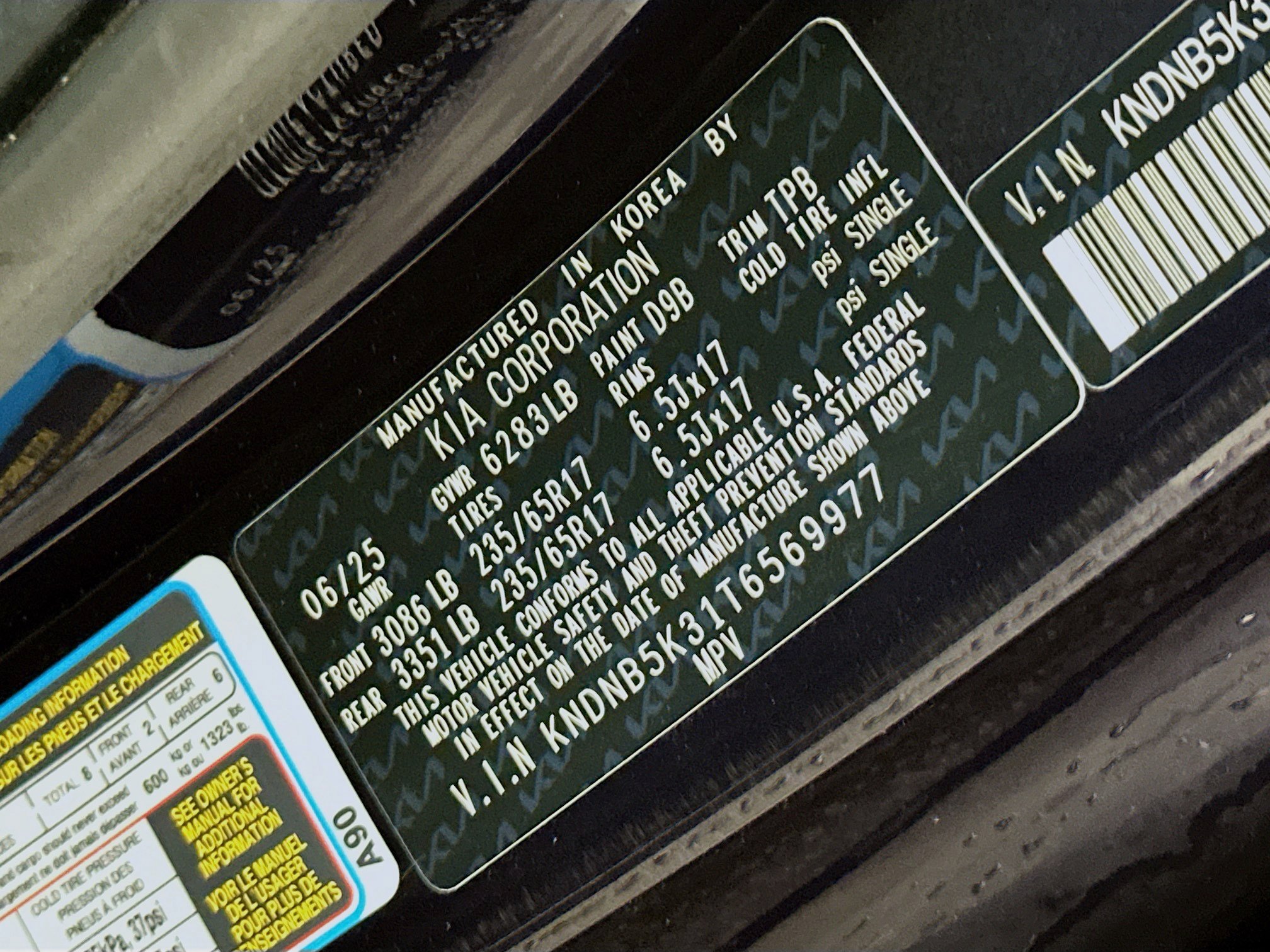 Used 2026 Kia Carnival FWD image 12