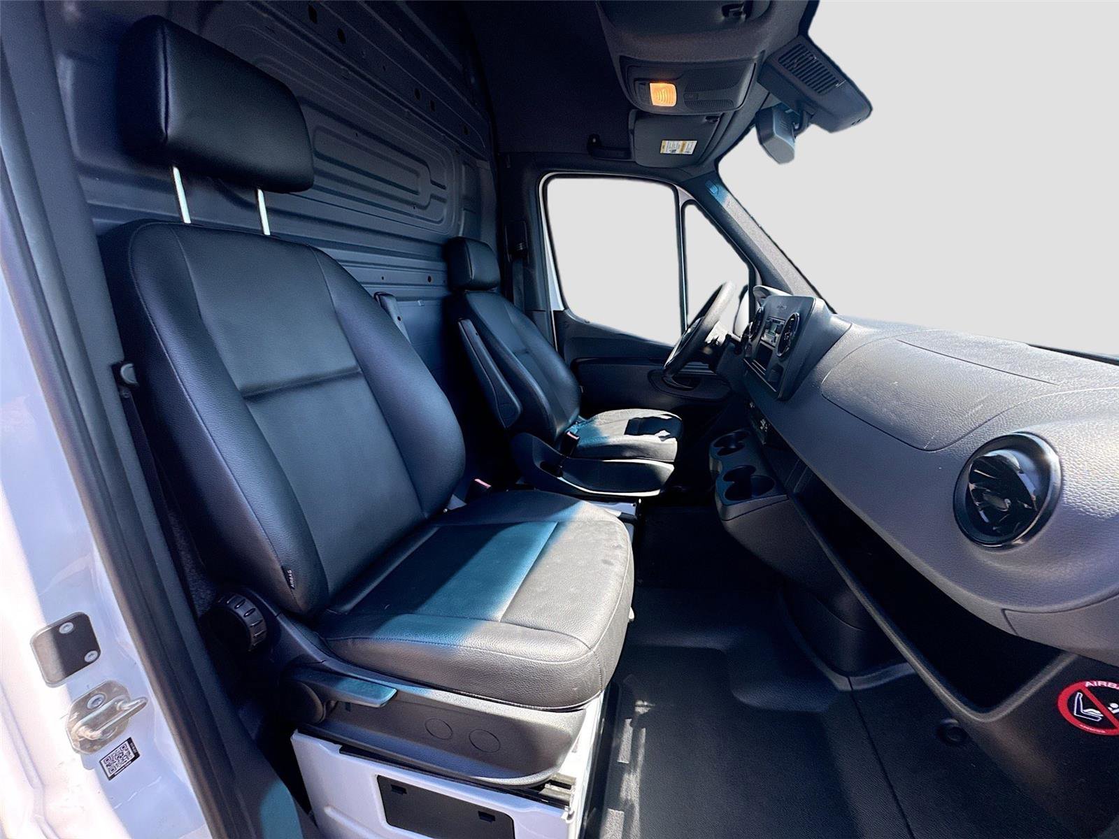 Used 2020 Mercedes-Benz Sprinter 2500 w/ Driver Convenience Package image 17