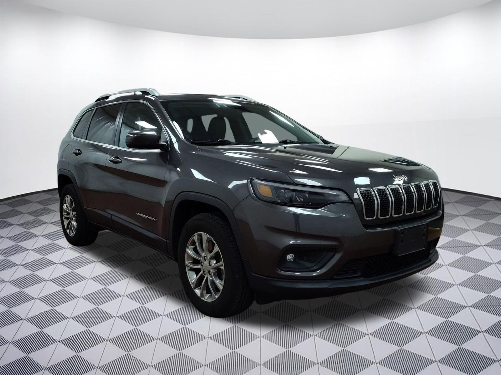 Used 2019 Jeep Cherokee Latitude Plus image 6