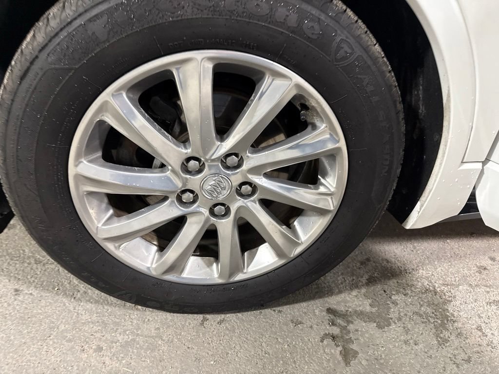 Used 2019 Buick Envision Essence w/ LPO, Road Trip Package FWD image 34